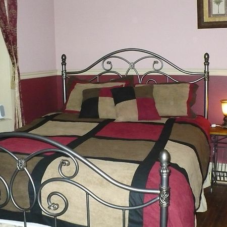 เดอะ โซลอน แลงเวิร์ทที เฮาส์ Hotel Dubuque ภายนอก รูปภาพ