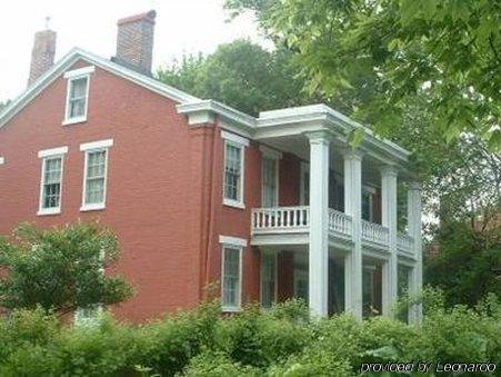 เดอะ โซลอน แลงเวิร์ทที เฮาส์ Hotel Dubuque ภายนอก รูปภาพ