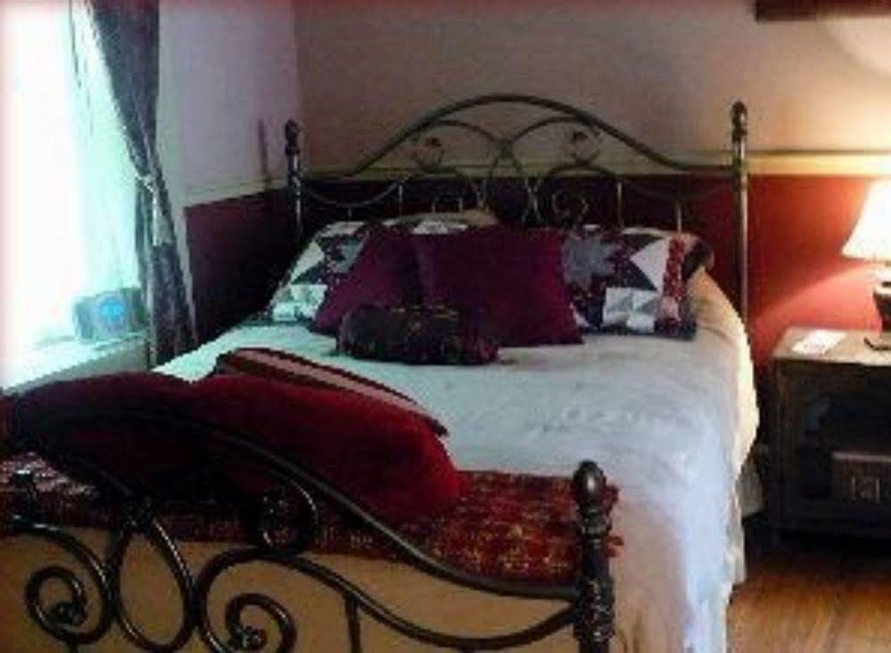 เดอะ โซลอน แลงเวิร์ทที เฮาส์ Hotel Dubuque ภายนอก รูปภาพ